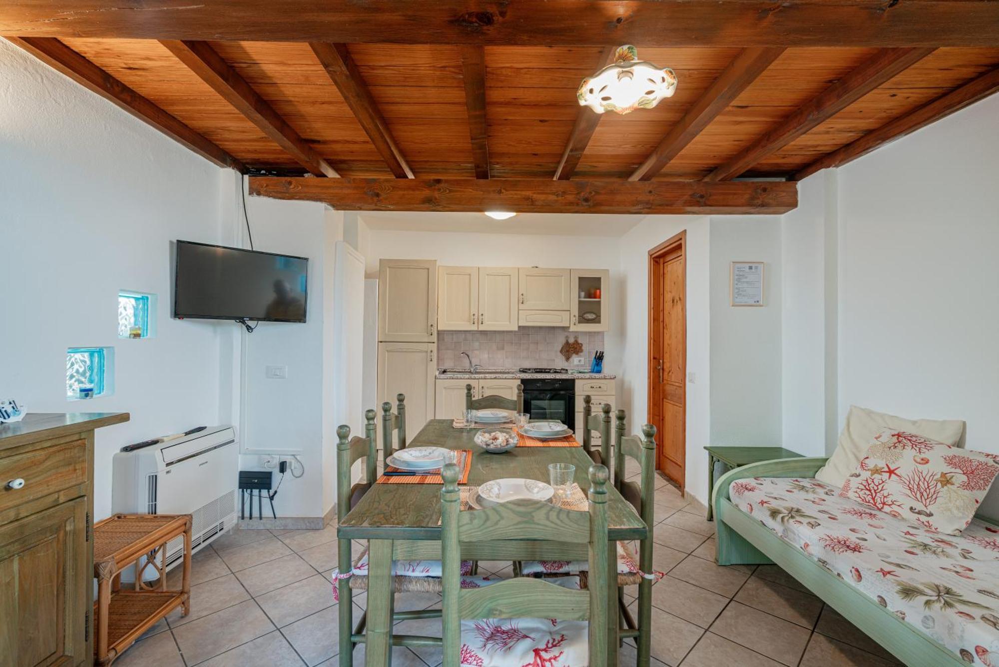 Casa Donatella, In Riva Al Mare! Villa Cala Liberotto Exterior photo