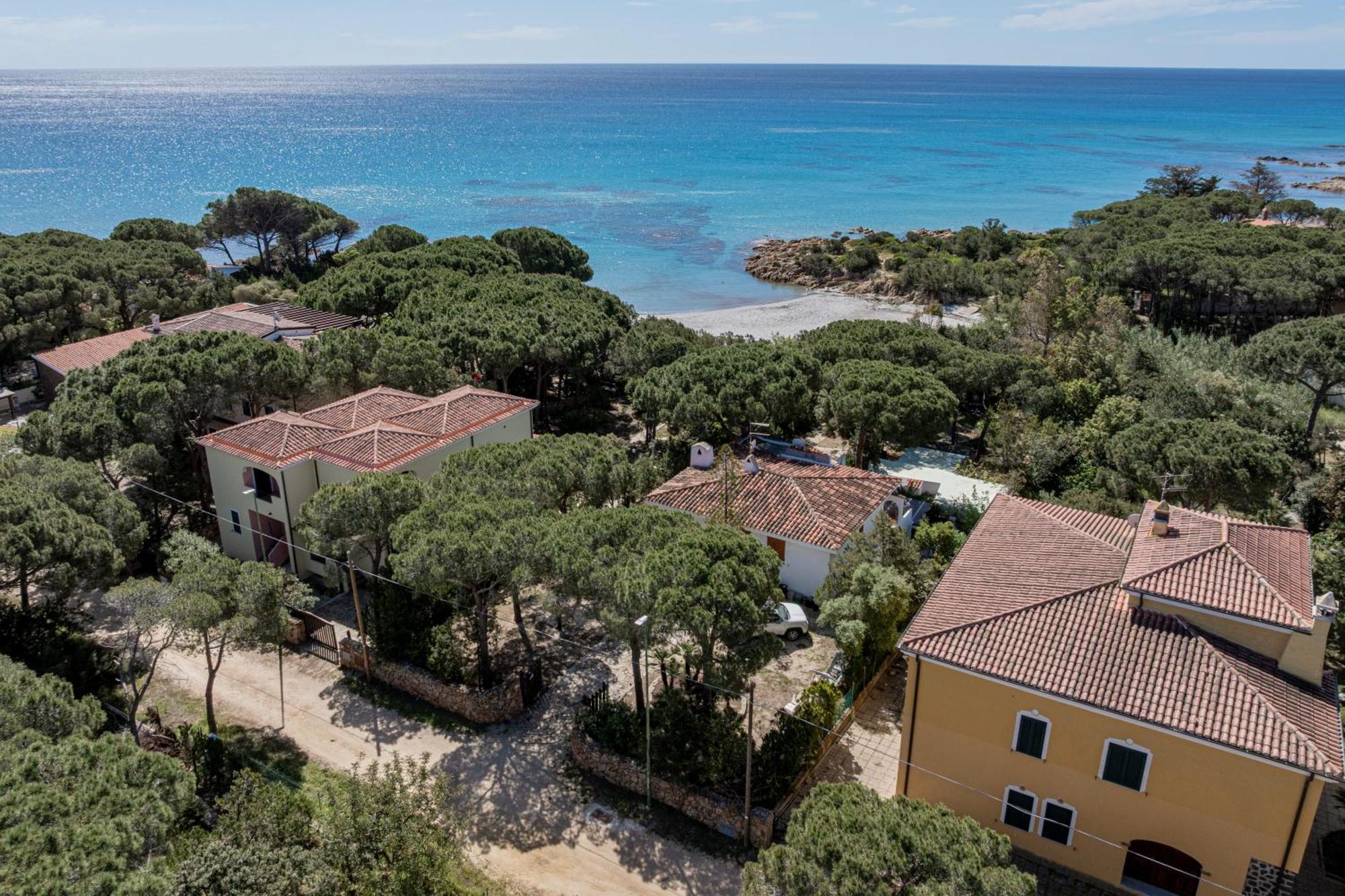 Casa Donatella, In Riva Al Mare! Villa Cala Liberotto Exterior photo